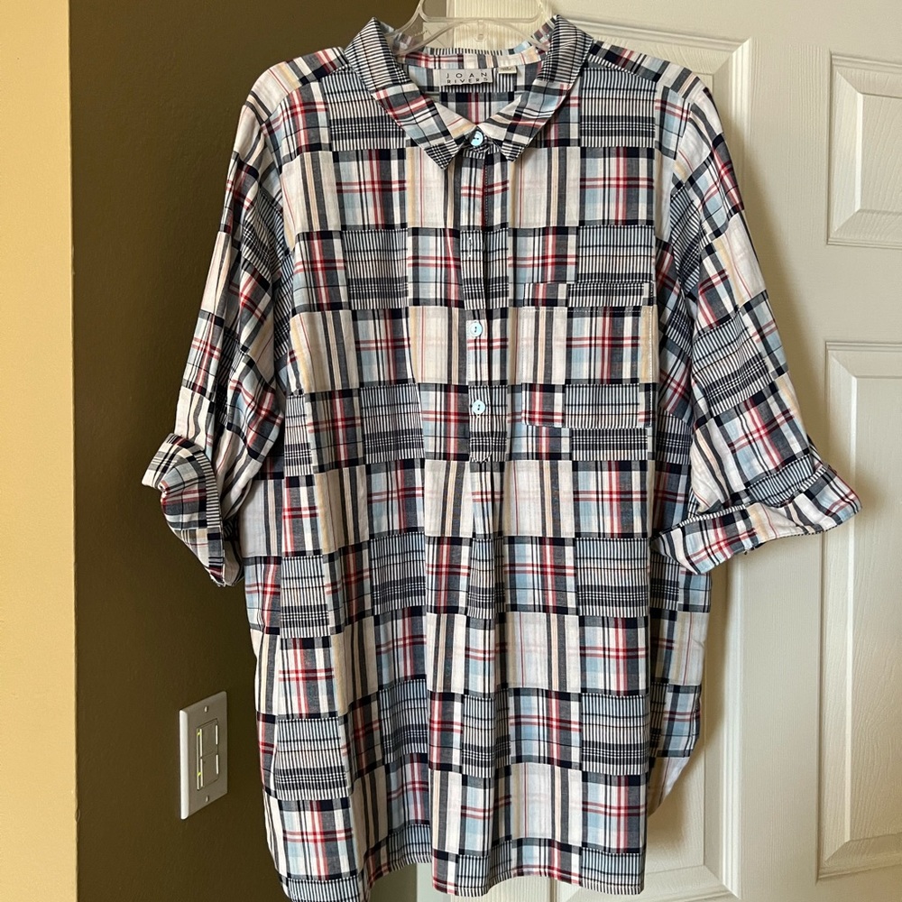 Joan River’s roll up sleeve blouse 1x